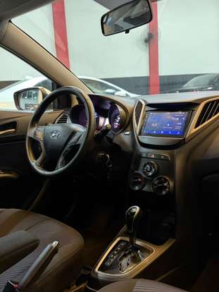 HYUNDAI-HB20X-2013
