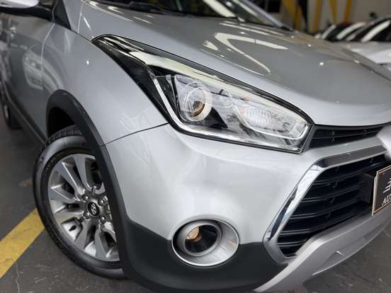 HYUNDAI-HB20X-1.6 16V PREMIUM FLEX 4P AUTOMÁTICO HYUNDAI-HB20X-2016