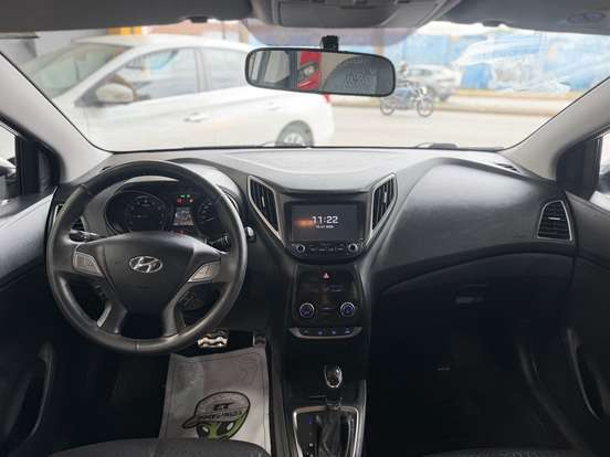 HYUNDAI-HB20X-1.6 16V PREMIUM FLEX 4P AUTOMÁTICO HYUNDAI-HB20X-2016