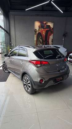 HYUNDAI-HB20X-1.6 16V PREMIUM FLEX 4P AUTOMÁTICO HYUNDAI-HB20X-2018