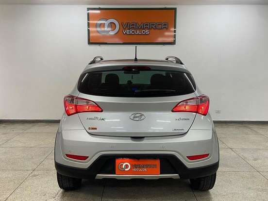 HYUNDAI-HB20X-1.6 16V PREMIUM FLEX 4P AUTOMÁTICO HYUNDAI-HB20X-2014