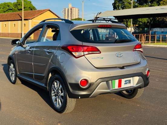HYUNDAI-HB20X-1.6 16V PREMIUM FLEX 4P AUTOMÁTICO HYUNDAI-HB20X-2017