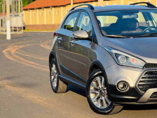 HYUNDAI-HB20X-2017