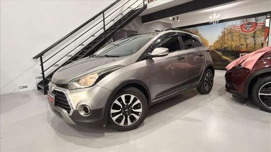 HYUNDAI-HB20X-2017