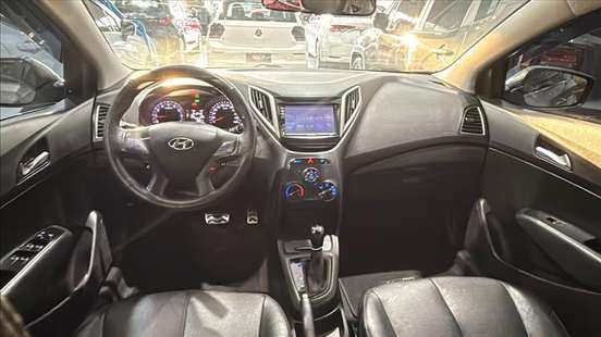 HYUNDAI-HB20X-2017