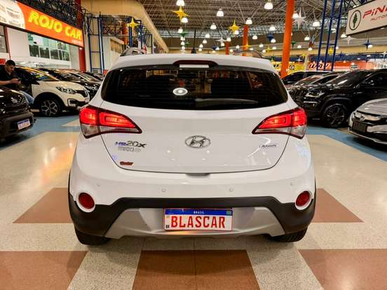 HYUNDAI-HB20X-2017
