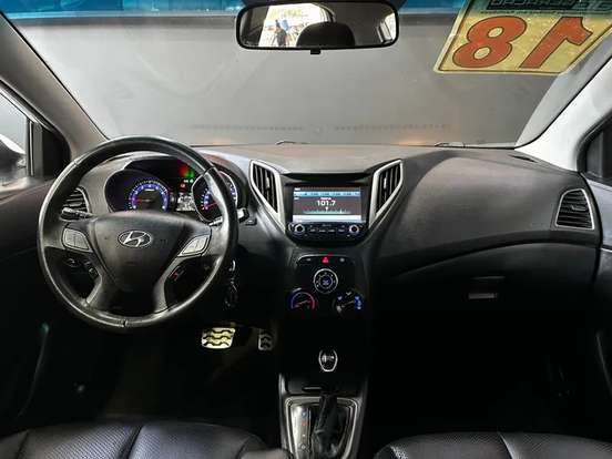 HYUNDAI-HB20X-2018