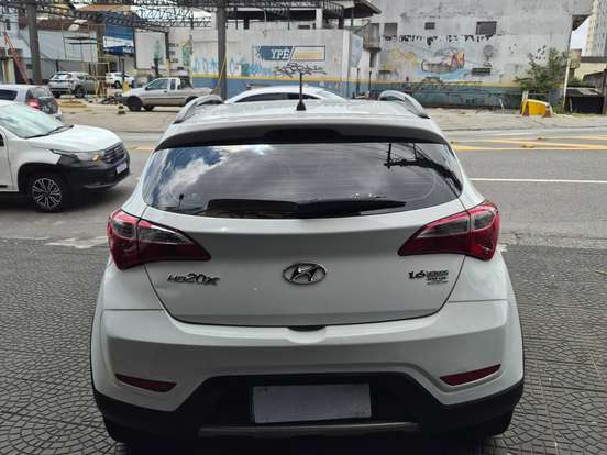 HYUNDAI-HB20X-1.6 16V STYLE FLEX 4P MANUAL HYUNDAI-HB20X-2014