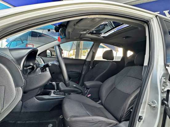 HYUNDAI-I30-2010