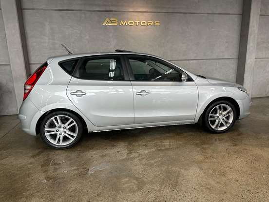 HYUNDAI-I30-2.0 MPFI GLS 16V GASOLINA 4P MANUAL HYUNDAI-I30-2010