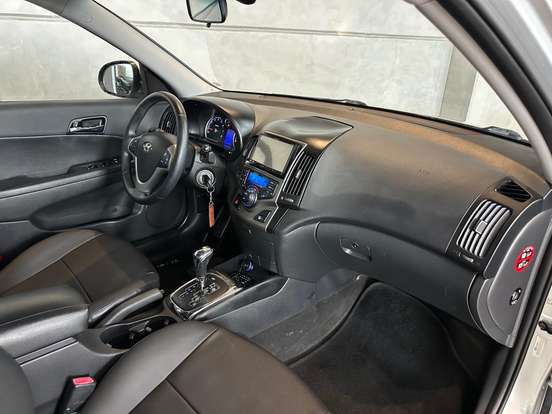 HYUNDAI-I30-2.0 MPFI GLS 16V GASOLINA 4P MANUAL HYUNDAI-I30-2010