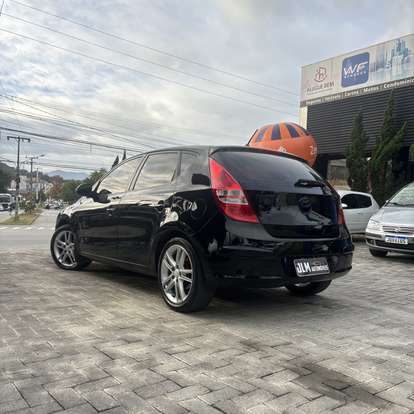 HYUNDAI-I30-2010