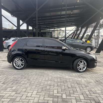 HYUNDAI-I30-2.0 MPI 16V GASOLINA 4P AUTOMÁTICO HYUNDAI-I30-2010