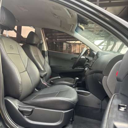 HYUNDAI-I30-2010