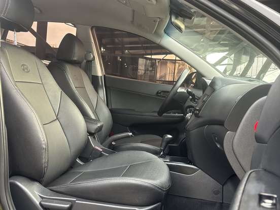 HYUNDAI-I30-2.0 MPI 16V GASOLINA 4P AUTOMÁTICO HYUNDAI-I30-2010