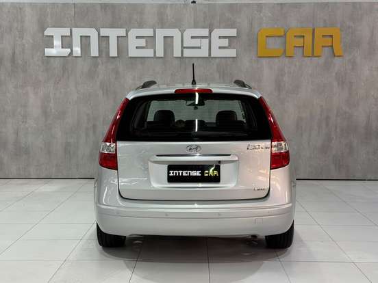 HYUNDAI-I30-2.0 MPI 16V GASOLINA 4P AUTOMÁTICO HYUNDAI-I30-2010