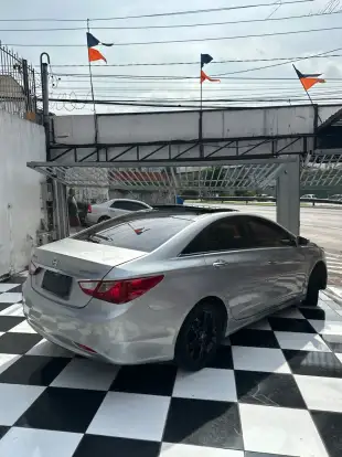 HYUNDAI-SONATA-2011