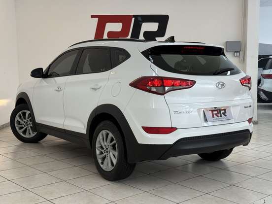 HYUNDAI-TUCSON-2021