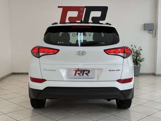 HYUNDAI-TUCSON-2021