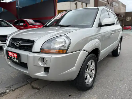 HYUNDAI-TUCSON-2.0 MPFI GL 16V 142CV 2WD GASOLINA 4P AUTOMÁTICO HYUNDAI-TUCSON-2010