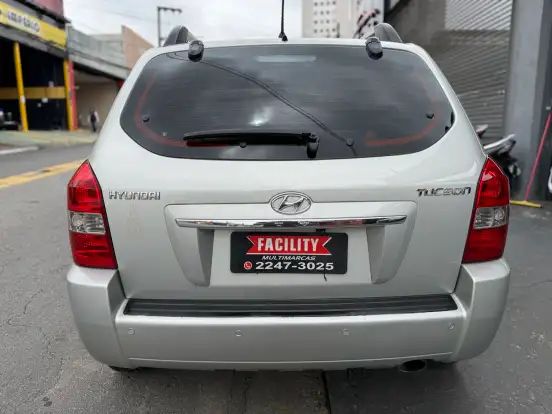 HYUNDAI-TUCSON-2010