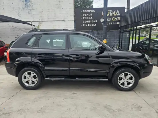 HYUNDAI-TUCSON-2011