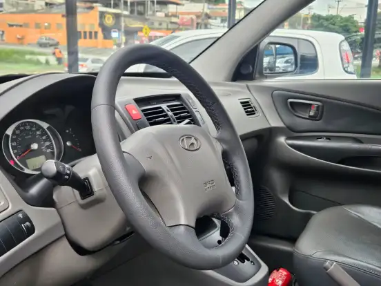 HYUNDAI-TUCSON-2011