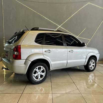 HYUNDAI-TUCSON-2011