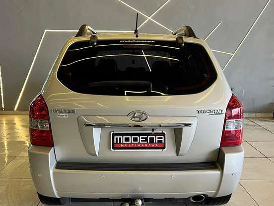 HYUNDAI-TUCSON-2.0 MPFI GLS 16V 143CV 2WD GASOLINA 4P AUTOMÁTICO HYUNDAI-TUCSON-2011