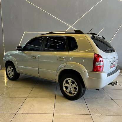 HYUNDAI-TUCSON-2011