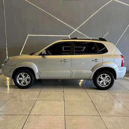 HYUNDAI-TUCSON-2011