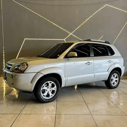 HYUNDAI-TUCSON-2.0 MPFI GLS 16V 143CV 2WD GASOLINA 4P AUTOMÁTICO HYUNDAI-TUCSON-2011