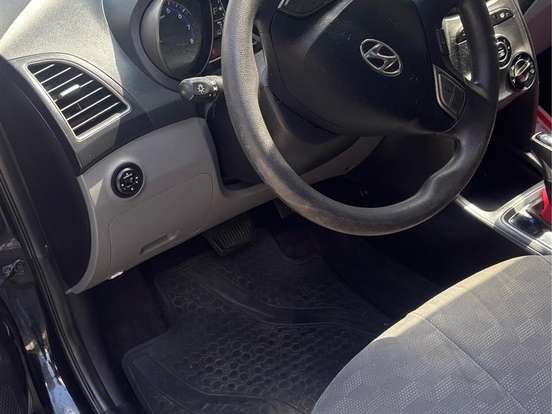 HYUNDAI-HB20S-1.6 COMFORT PLUS 16V FLEX 4P AUTOMÁTICO HYUNDAI-HB20S-2017