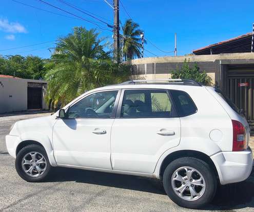 HYUNDAI-TUCSON-2.0 MPFI GLS 16V 143CV 2WD FLEX 4P AUTOMÁTICO HYUNDAI-TUCSON-2015