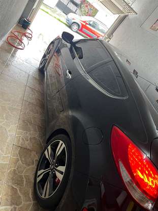 HYUNDAI-VELOSTER-2012