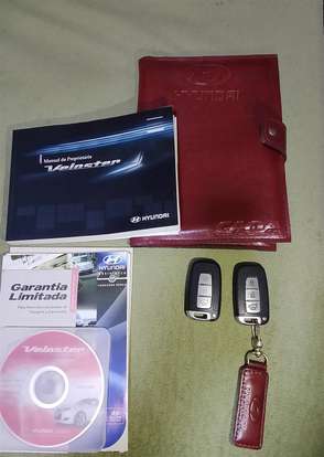 HYUNDAI-VELOSTER-2012