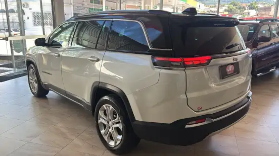 JEEP-COMMANDER-2023
