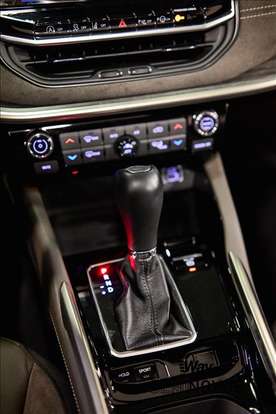 JEEP-COMMANDER-2025