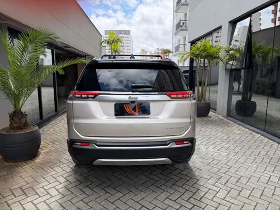 JEEP-COMMANDER-2022