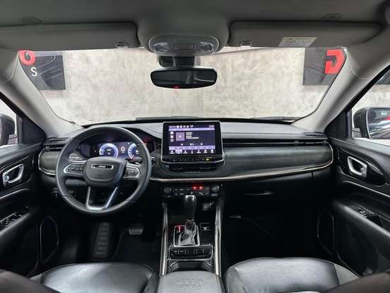 JEEP-COMMANDER-2023
