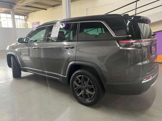 JEEP-COMMANDER-2025
