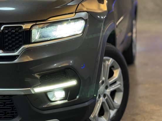 JEEP-COMMANDER-2023
