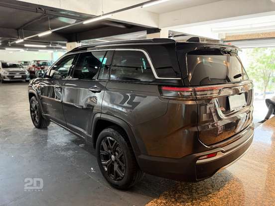 JEEP-COMMANDER-2025