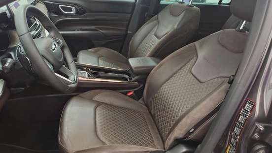 JEEP-COMMANDER-2024