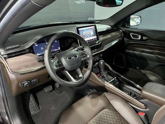 JEEP-COMMANDER-2024