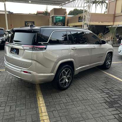 JEEP-COMMANDER-2022