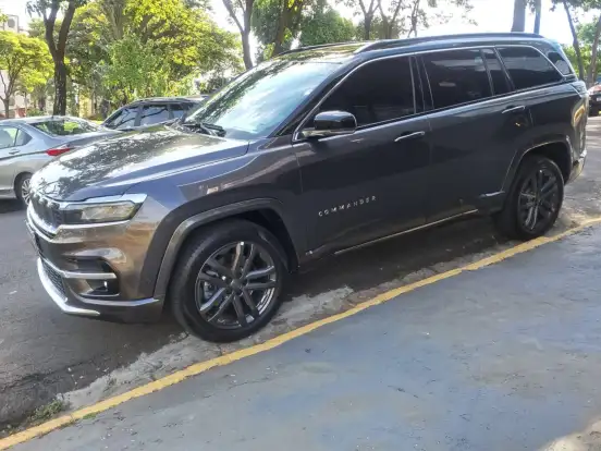 JEEP-COMMANDER-2.0 HURRICANE 4 TURBO GASOLINA BLACKHAWK AT9 JEEP-COMMANDER-2024