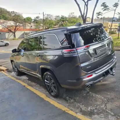 JEEP-COMMANDER-2024