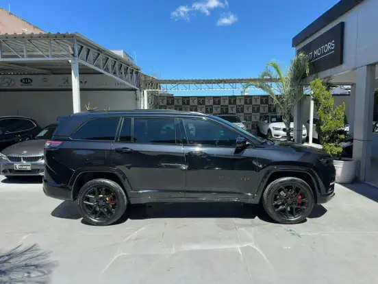 JEEP-COMMANDER-2.0 HURRICANE 4 TURBO GASOLINA BLACKHAWK AT9 JEEP-COMMANDER-2024