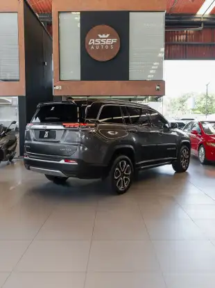 JEEP-COMMANDER-2023